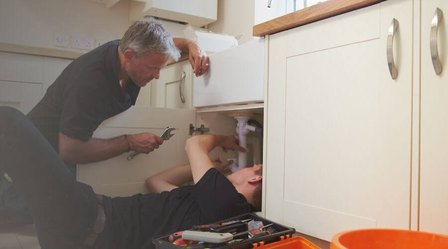 Professional burst pipe repair services in Farragut, IA