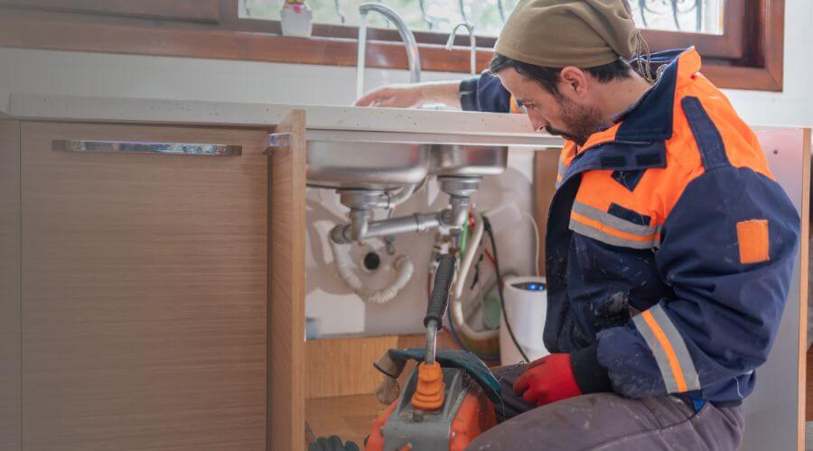 Expert burst pipe repair services in Farragut, IA